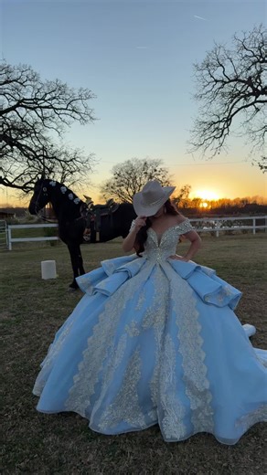 El Zapatazo 💃💙 New Dress Arrival !! In Store Now Call to schedule your In Store Experience and Say Yes to Your Dream Dress 👗✨💫 Location: @FGS ranch Dress: @princessjewelsllc Makeup: @Ximena - Dallas Makeup Artist Hair: @Maggie Model: @Miriam Armas Princess Jewels 4800 S Hulen St Suite 2195 Fort Worth TX 76132 ☎️ (682)224-3567 #fyp #fypシ #bailes #xv #tiktok