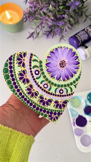 Slow Dot Painting Tutorial: Create a Floral Heart