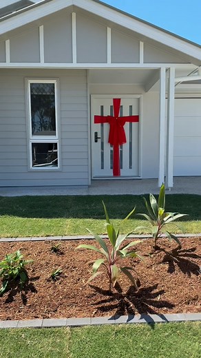 2.5K views | HANDOVER DAY HOUSE TOUR  We are loving our clients new home!! Those barn doors  #fyp #foryou #firsthomebuyer #lowdeposithomes #homeowner #qldhomes #brisbane #firsthome #newhome #houseandland | Low Deposit Homes | Facebook
