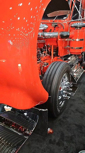 The nicest A model W9 I've ever seen 😍 #KW #kenworth #kt600 #chickenlightsandchrome | Mike Chamberlain