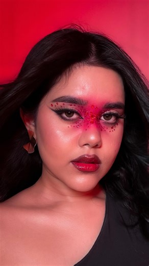 Annesha | Makeup | Dracula coded 🧛🏻‍♀️ ( vampire makeup , gothic makeup , makeup transformation , editorial makeup , dark feminine , dark glam makeup ,... | Instagram