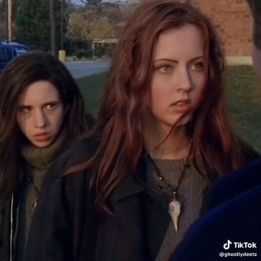 Ginger Snaps (2000) - Werewolves and Mall Goth Culture