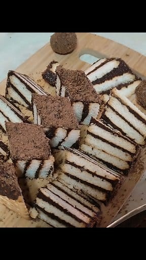 Ποιος θέλει γλυκό📝❣️ Σοκολατένιο γλυκό ψυγείου με μπισκότα - Γρήγορη συνταγή για σπιτικό κέρασμα #γλυκο #desert #chocolate #κερασμα #homemadelife #anthoulahomemade | Anthoula homemade