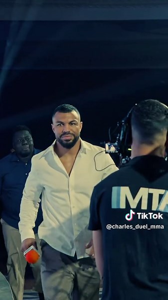 Charles de Duel fighting MMA sur TikTok