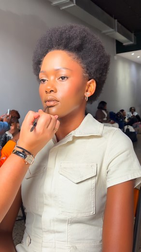 Why are You so afraid to say you’ve been #inspired🖤 Over the season I’ve been inspired by so many of My fellow Artists……. I look at Complexion/Skin from a whole new lense and the way in which I perfect it - I didn’t do that alone! I have a few Artists to thank for inspiring, for those who guided me and for those who cheered me on as I took on this opportunity 🖤 @ivankgadi @amirahs_mua @sylvanna.papageorgiou @beatsbysmash @janinekhorsley @themariamkhairallah @vildefeste @saikatchakrabortyyy @le