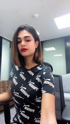 Expressive Hand Gestures in an Office Setting