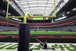 Who Is Singing the National Anthem at the Buccaneers-Texans Game on Week 2 MNF? Everything To Know About the Singer