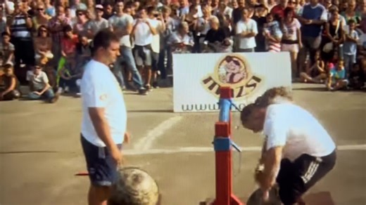 #nekedbe #foryou #strongmancompetition #strongmanmotivation Ifj Fekete László és Fekete Miklós: Kőgolyóemelés 💪💪
