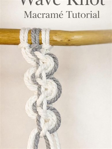 Wave Knot 🤍 A square knot variation that adds movement to macramé. Intermediate level tutorial. Full video on YouTube 👆 #waveknot #macrameknots #macrametutorial #fiberart #handmade #fyp