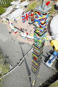 Feature: Tallest Free-Standing Structure in the Southern Hemisphere