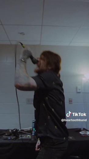 beartoothband (@beartoothband)’s videos with Sunshine! - Beartooth