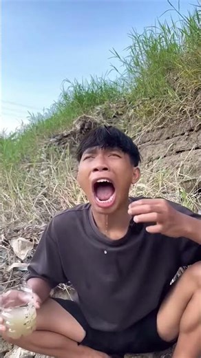 Survival skill: water purification in the wild🫧#camping #survival #outdoors#bushcraft