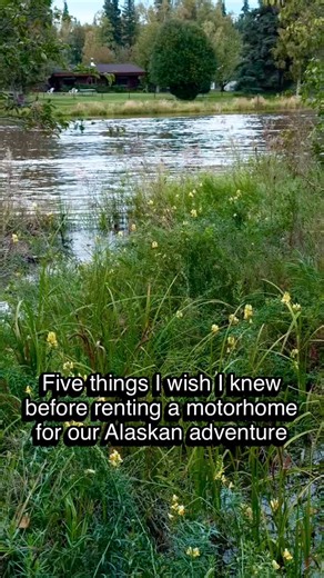 Seeing Alaska from a motorhome is a true adventure. I feel so close to the natural beauty of this amazing state. Traveling in a motorhome is a different way of traveling. There are lots of new things to enjoy and learn. Here are my five top things I wish I had known before I set out in a motorhome. 1️⃣ It’s relaxing. Campfire or not, sitting outside in a beautiful location is so chill. You’re in the middle of nature, in locations that you are a part of. 2️⃣ There is a learning curve, especially 