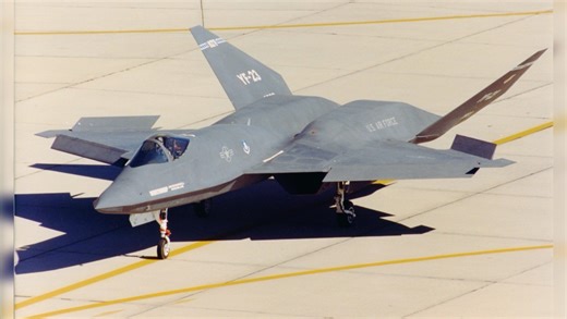 今天给大家介绍一款十分先进的帅气的战斗机，F23