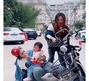 147K views · 491 reactions | Dusro Ki Help Zaroor Kijiye ❤️ | ShareChat | Facebook