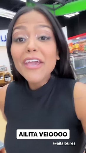 @Camila Loures via stories