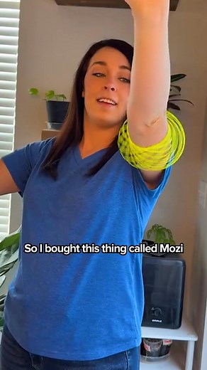 ⚡ Your kid complains there's "nothing fun to do" but won't stop scrolling? Here's the game-changer: Mozi® is the geometric spring toy that's more mesmerizing than TikTok – and gets them off the couch. Mozi® vs. Screen Time: ✨ Mozi: Continuous flowing motion, physical activity, hand-eye coordination 📱 Devices: Passive scrolling, sedentary habits, shortened attention spans The magic? It's like a slinky for your arm that spins continuously and effortlessly from hand to hand. Kids get lost in the r