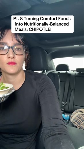 SAVE for a meal-building guide to @chipotle Pick 1 of each: Carb options: White rice Brown rice Tortilla Fiber options: BEANS! Guacamole **the veggies & lettuce alone are LOW in fiber. ***the chipotle lettuce is the typical source of food poisoning in chipotle food from what l’ve gathered. Protein options: Black or pinto beans Barbacoa Chicken Carnitas Steak Sofritas Fat foods: Any of the meats Sofritas Fat options: Guacamole Cheese #nutritiontips #fastfood #chipotle #fiber #highfiber #intuitive