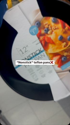 Here’s why👇 Plastic spatulas are honestly one of the worst things you can have in your kitchen if you’re serious about avoiding chemicals. When they’re exposed to high heat, they release things like BPA and phthalates (known endocrine disruptors, which basically means they completely mess with your hormones) This isn’t some minor thing—these chemicals can interfere with everything from metabolism to fertility over time. Every time you cook with them, you’re letting these chemicals leach into yo