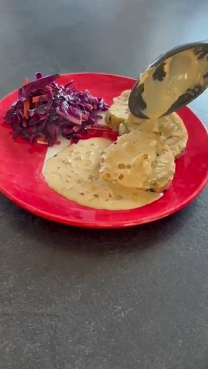 Fränkische Serviettenknödel: Klöße aus alten Brötchen! 😍