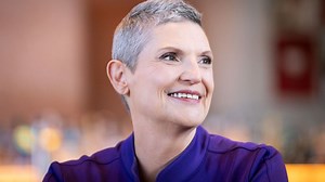 Véronique Barbier sur le plateau du Télévie : 'Je ressens le besoin de dire sans relâche que la recherche sauve des vies' - RTBF Actus