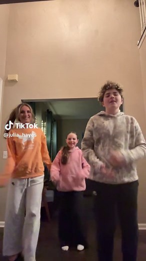 Julia💕 (@julia..hayes)’s videos with original sound - Welcome.To.The.Morrg