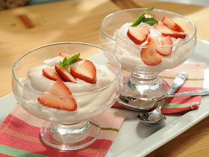No-Bake Strawberry Fool