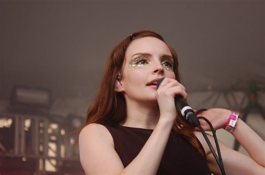 Lauren Mayberry Covers The Verve’s “Bittersweet Symphony” During San Diego Show -