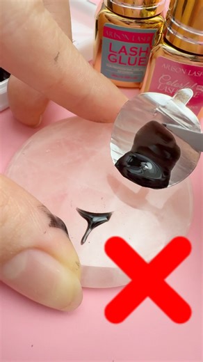 Lash Extension Supplies - Arison Lashes® | How Pros Handle Unused Glue 🧼 Never peel off a sticker with wet glue. It WILL leak. Instead: Method 1: Drop super bonder → instant cure... | Instagram