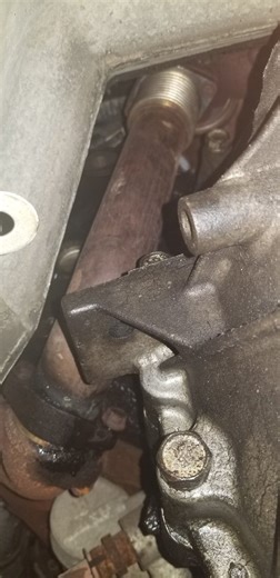 Oil leak top driver side... - Ford Truck Enthusiasts Forums