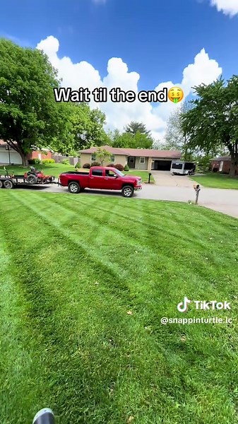 Fertilizer killing me😂 #lawncare #fyp #lawntok