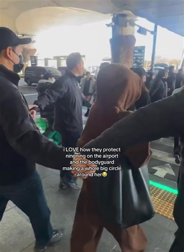 How Bodyguards Protect K-Pop Stars During Travel