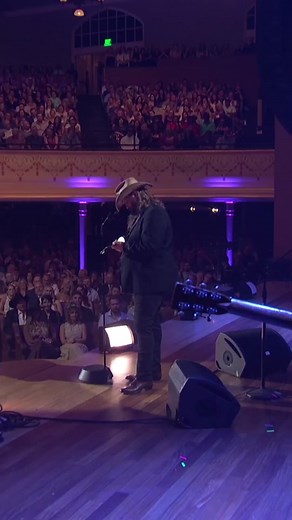 Chris Stapleton: Staying True to Yourself | ACM Spirit Award Winner