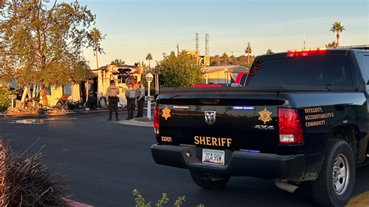 Man dead after trailer fire in Mesa