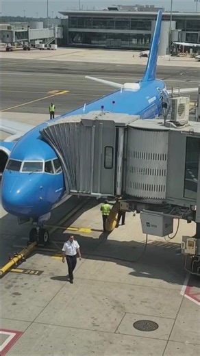 KLM Royal Dutch Airlines Embraer E-Jet Ground Operations