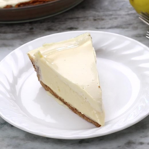 Delicious Old-Fashioned Cream Cheese Pie Recipe