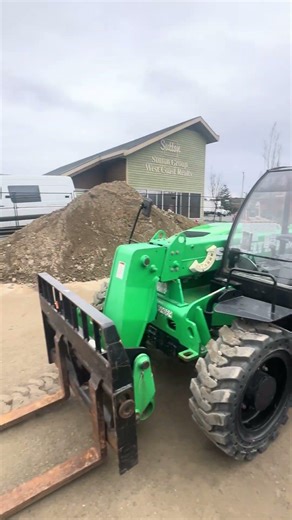 Genie GTH-5519 Telehandler (Nanaimo, BC Canada)