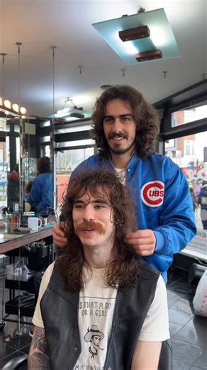 That hair guy on Instagram: "70s Rockstar cut ✂️🤠 • The shag cut has always been my favorite — messy, layered, and full of attitude. It first hit the spotlight in the early ‘70s when Jane Fonda rocked it in Klute, and from there it became the go-to look for rockstars and rebels. Decades later, I’m still obsessed with it because it’s more than a haircut — it’s an energy that never dies.🤘 • • • • • #hairtransformation #70s #shaghaircut #vintage #70shair"