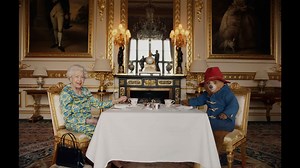 Full video of Queen Elizabeth II's Platinum Jubilee tea with Paddington Bear
