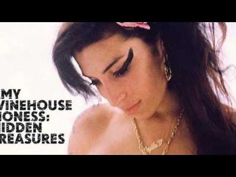 Amy Winehouse-The Girl From Ipanema (Lyrics)