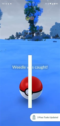 Shiny Weedle in Pokemon Go! #shinypokemon #pokemon #pokemongo #pokemongame #shinyhunting