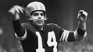 Top-5 Quarterbacks of the 1950s - TGT USA