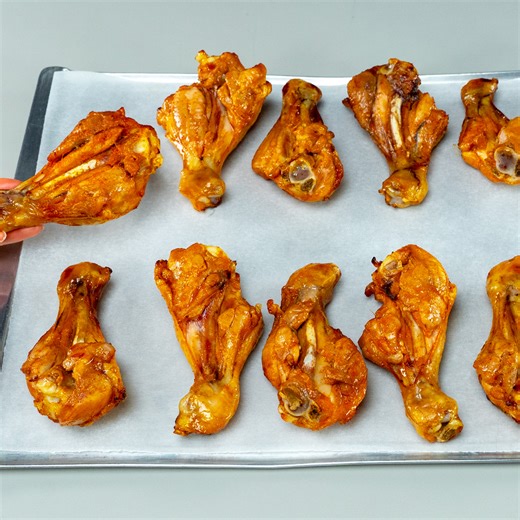 56K views · 398 reactions | I taught all my friends how to make better chicken legs than at KFC! Ingredients: chicken legs: 12 pc salt: 10 g (0.4 oz) sweet paprika: 10 g (0.4 oz) soy sauce: 60 ml (2 fl oz) salt: 10 g (0.4 oz) black pepper: 5 g (0.2 oz) sweet paprika: 10 g (0.4 oz) olive oil: 30 ml (1 fl oz) honey: 40 g (1.4 oz) garlic: 20 g (0.7 oz) orange: 1 pc | Appetizing.tv | Facebook