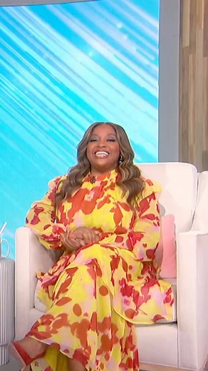 37K views · 20K reactions | @niecynash1 is a Kitchen Beautician!! ‍♀️@doniellemikel Nash called out the crazy demands of her beautician on TikTok - only problem - it was her mom Niecy Nash-Betts! 藍 And find out why Sherri has only let BFF Niecy play “Kitchen Beautician” with her hair ONE time! #sherri #sherrishowtv #sherrishepherd #fun #joy #laughter #daytimetv #talkshow #kitchenbeautician #blackhair #hairstyles #momanddaughter #besties | Sherri | Facebook