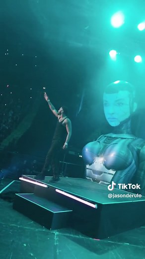 And the Trumpets they go!!!! Manchester was 🔥🔥 #NuKingWorldTour