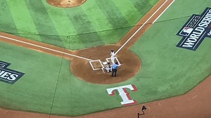 Corey Seager with a nice ovation as he comes to the plate in the 1st, after his heroics in Game 1 | Mike Leslie