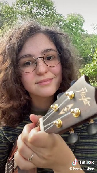 Learn to Play HOUSE OF GOLD on Ukulele - Easy Tutorial