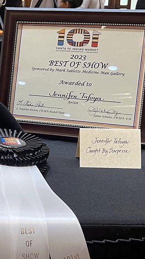 Congratulations to Jennifer Tafoya for winning the 2023 Best of Show ribbon at this years Santa Fe Indian Market! Her piece “Caught by Surprise” is a master class in clay vessels. Using sgraffito and precision painting techniques to depict an amazingly detailed scene from prehistoric times, @jenn_tafoya created a timeless piece of art that we’ll never forget. We are so grateful for the opportunity to have sponsored the Best of Show award for the 101st @santafeindianmarket and encourage all in Sa