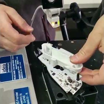 How to reliably detect transparent components in rear light assemblies? - SensoPart BlueLight