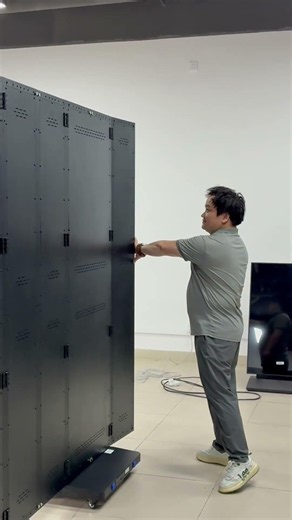 Meet the 3-Fold Advertising Display: Flexibility Meets Impact